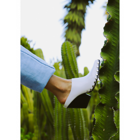 Jeffrey Campbell Walton blanco