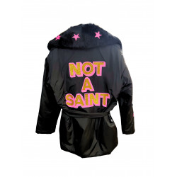 Abrigo edición limitada Not a Saint